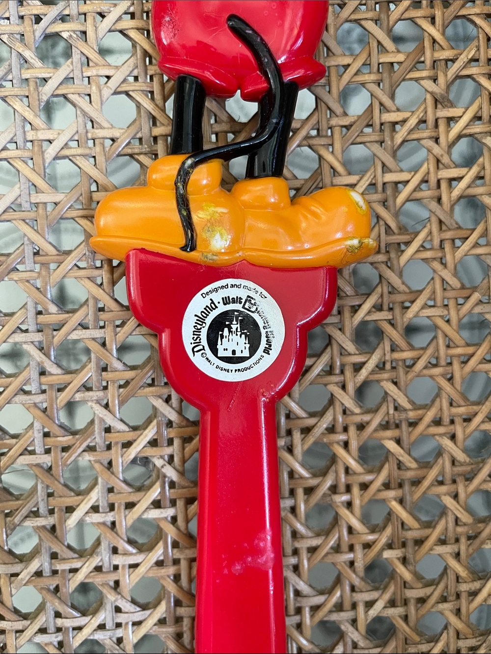 Vintage Walt Disney World Mickey Mouse Red and Black Back Scratcher - Picture 4 of 5